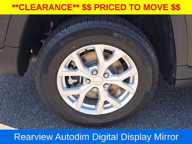 Used 2023 Jeep Grand Cherokee L Limited w/ Luxury Tech Group II RWD image 32
