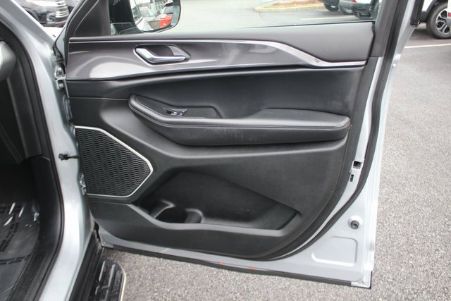 Used 2021 Jeep Grand Cherokee L Laredo image 33