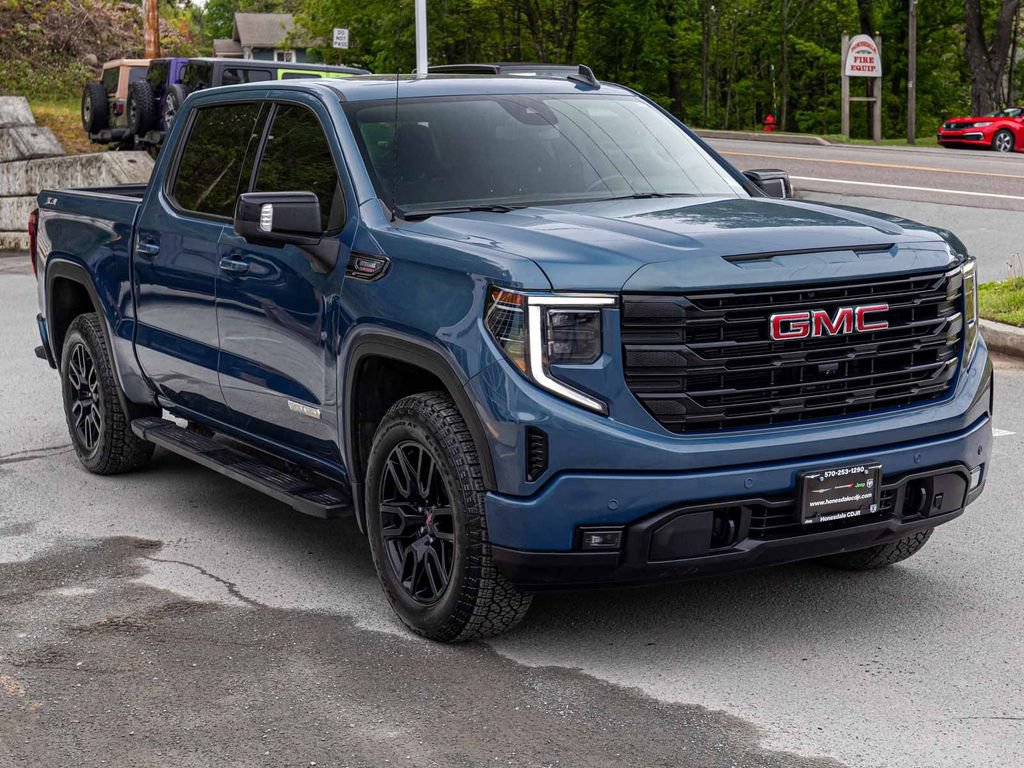 Used 2026 GMC Sierra 1500 Elevation w/ Elevation Premium Package AWD/4WD image 3
