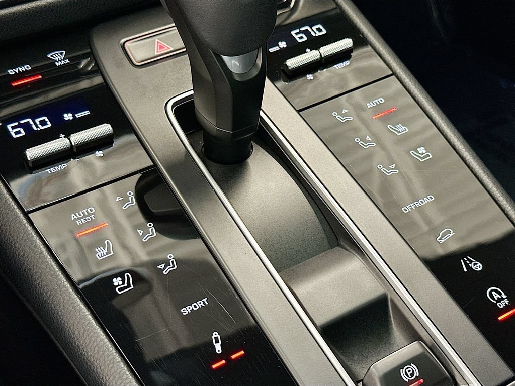 Certified 2022 Porsche Macan S AWD/4WD image 23