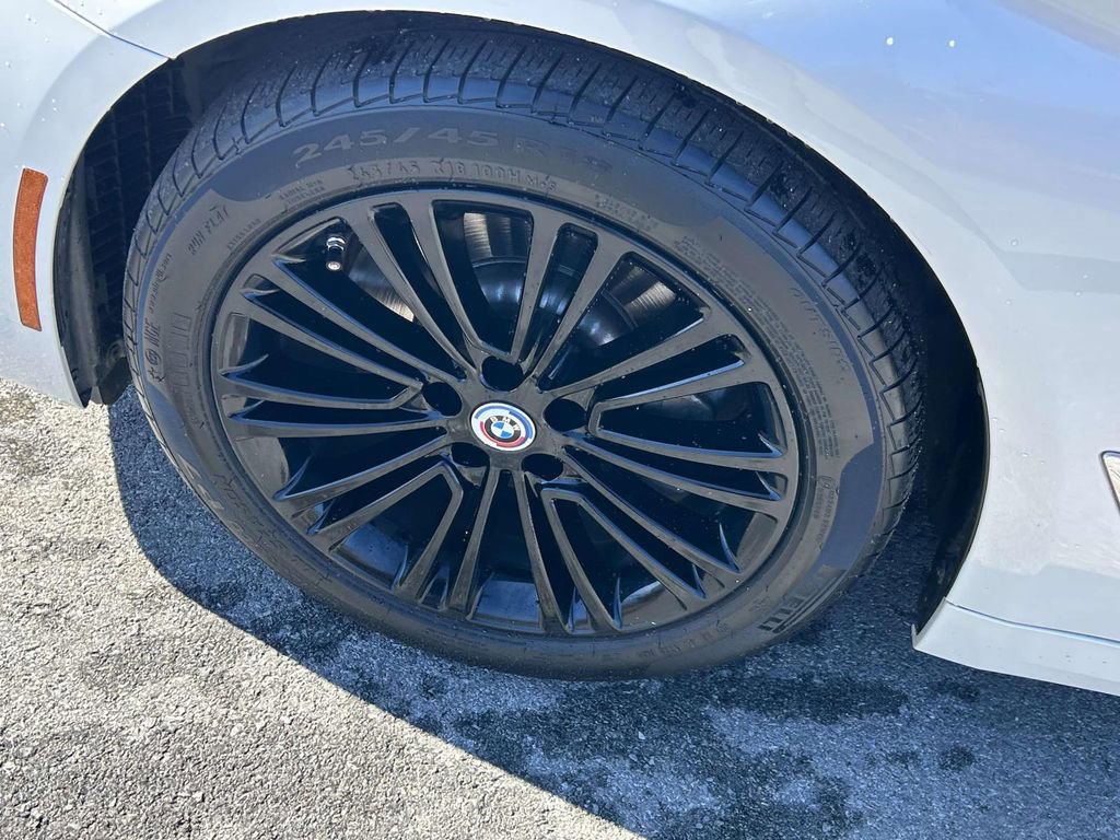 Used 2018 BMW 530i w/ Premium Package image 9