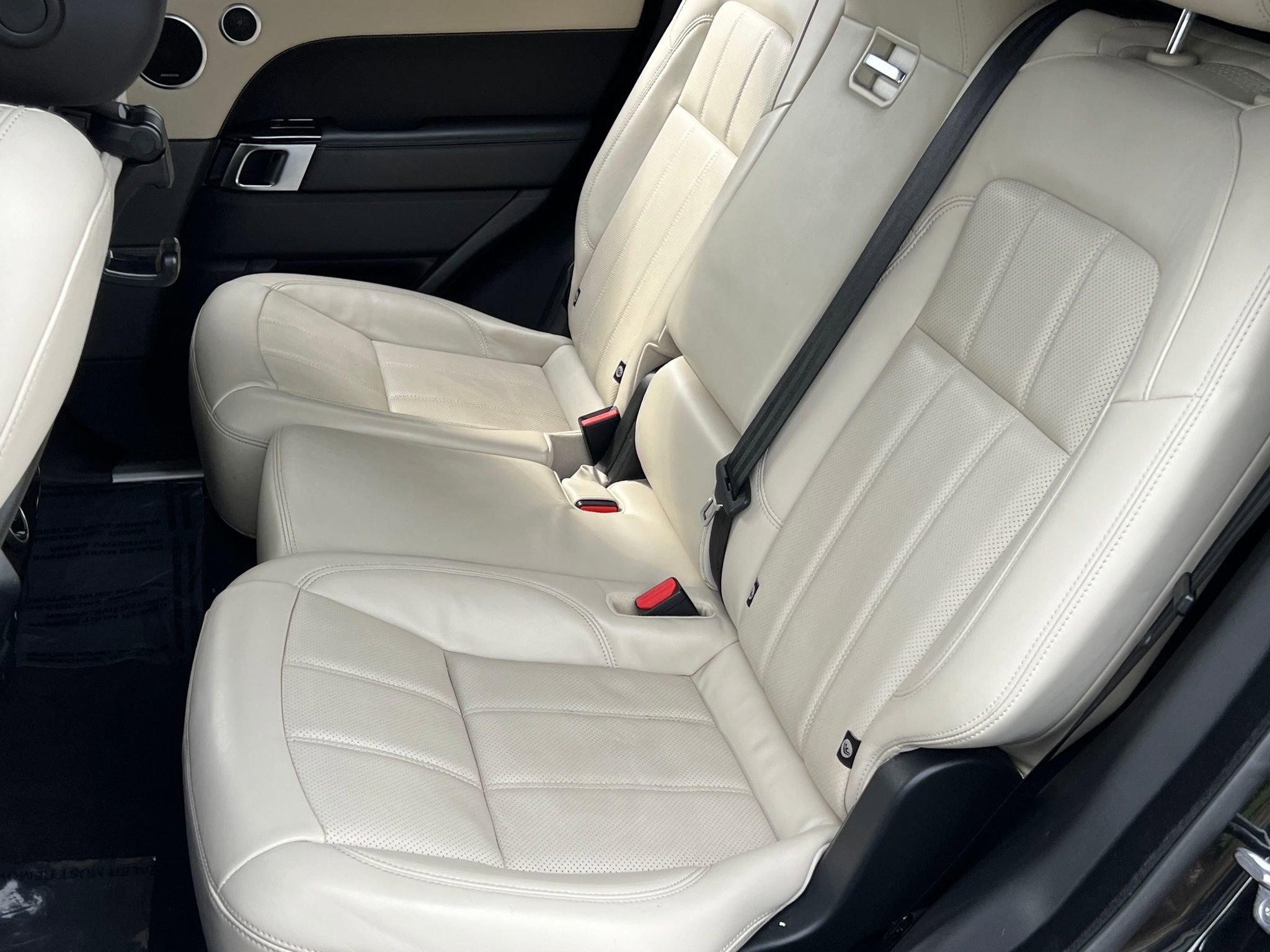 Used 2021 Land Rover Range Rover Sport HSE Silver Edition image 16