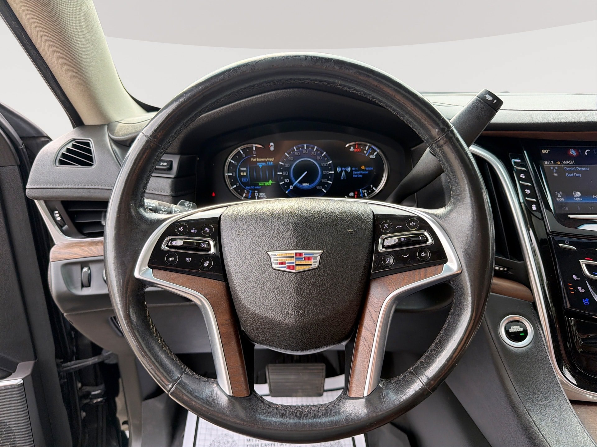 Used 2019 Cadillac Escalade ESV Premium Luxury RWD image 11