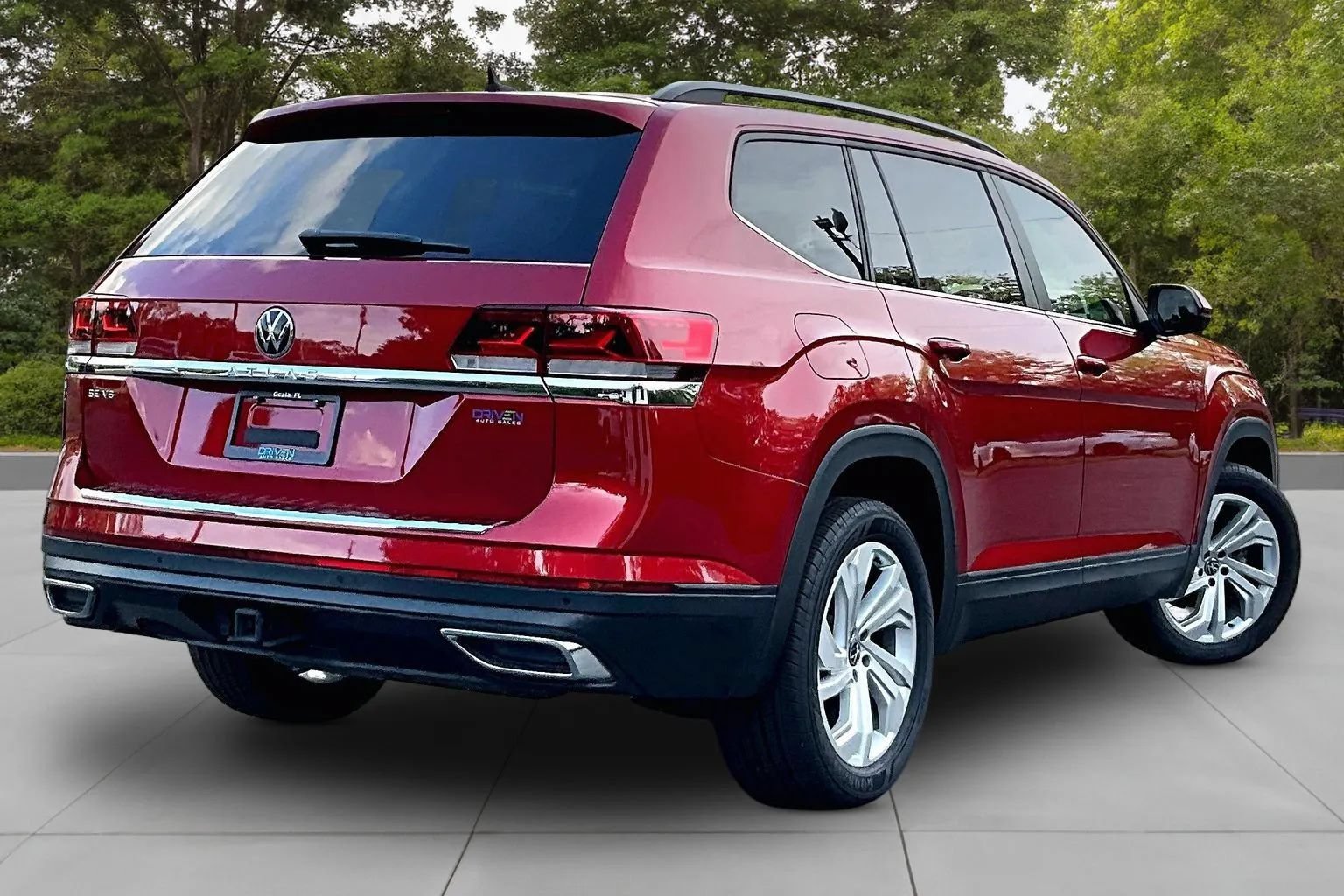 Used 2023 Volkswagen Atlas SE FWD image 2
