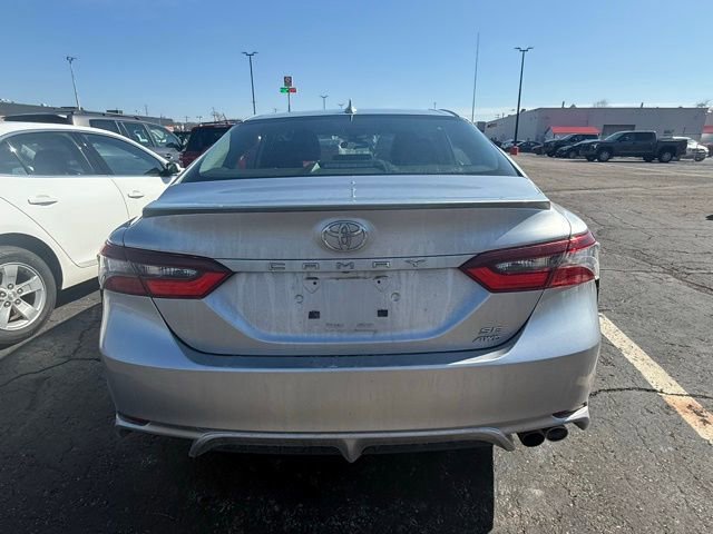 Used 2021 Toyota Camry SE image 4