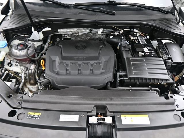 Used 2023 Volkswagen Tiguan SE w/ Panoramic Sunroof Package image 29