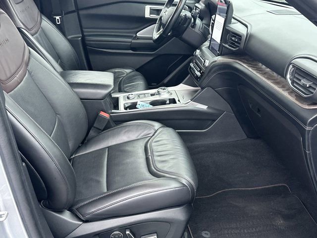 Used 2020 Ford Explorer Platinum w/ Premium Technology Package image 17