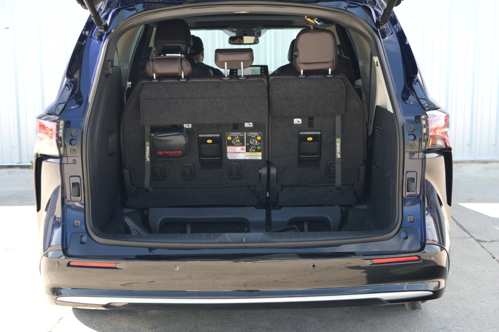 Used 2024 Toyota Sienna Platinum image 10