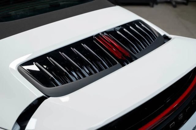 Used 2025 Porsche 911 Carrera T RWD image 11