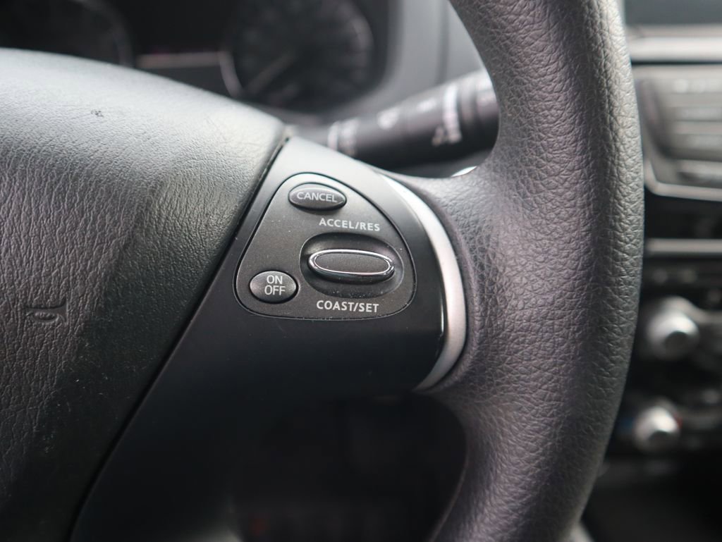 Used 2020 Nissan Pathfinder S image 17