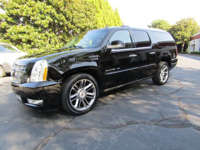 Used 2013 Cadillac Escalade ESV Premium AWD/4WD image 2