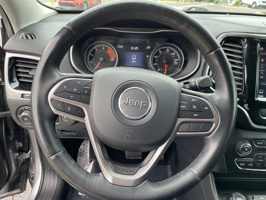 Used 2019 Jeep Cherokee Limited AWD/4WD image 18
