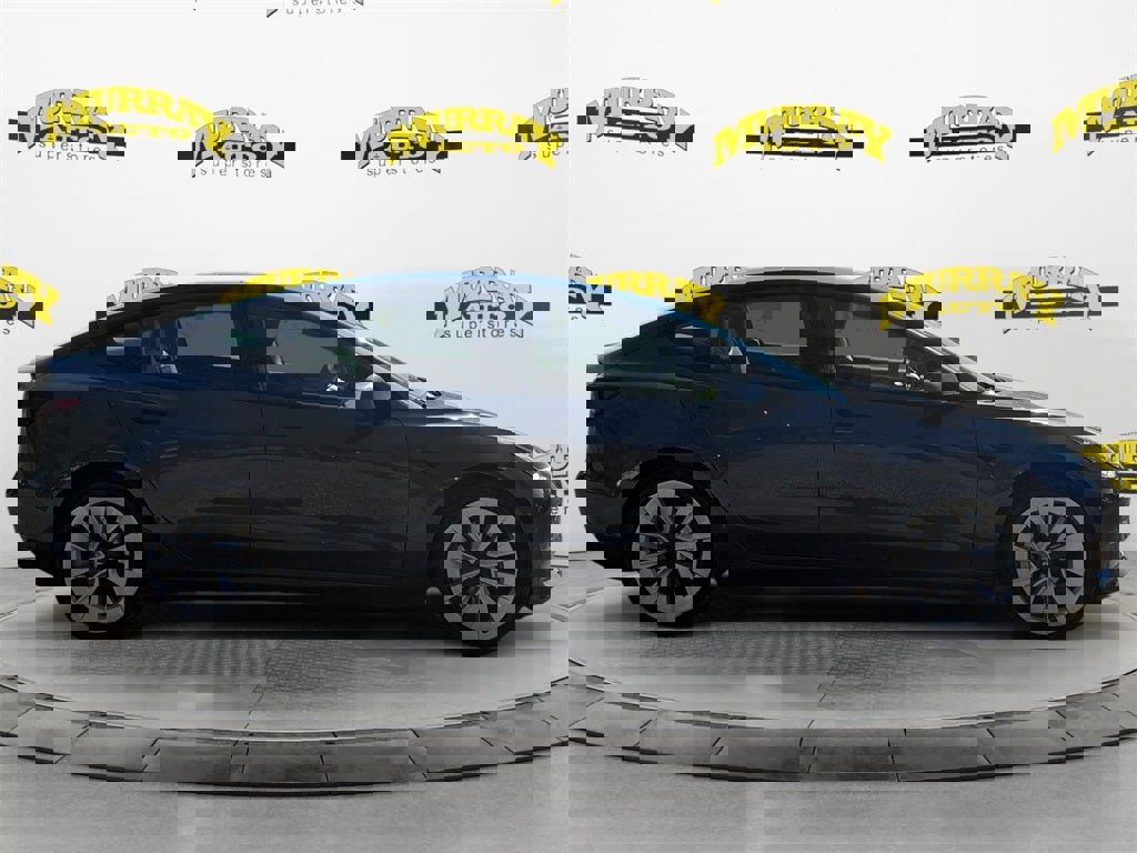 Used 2023 Tesla Model 3 Standard Range image 6