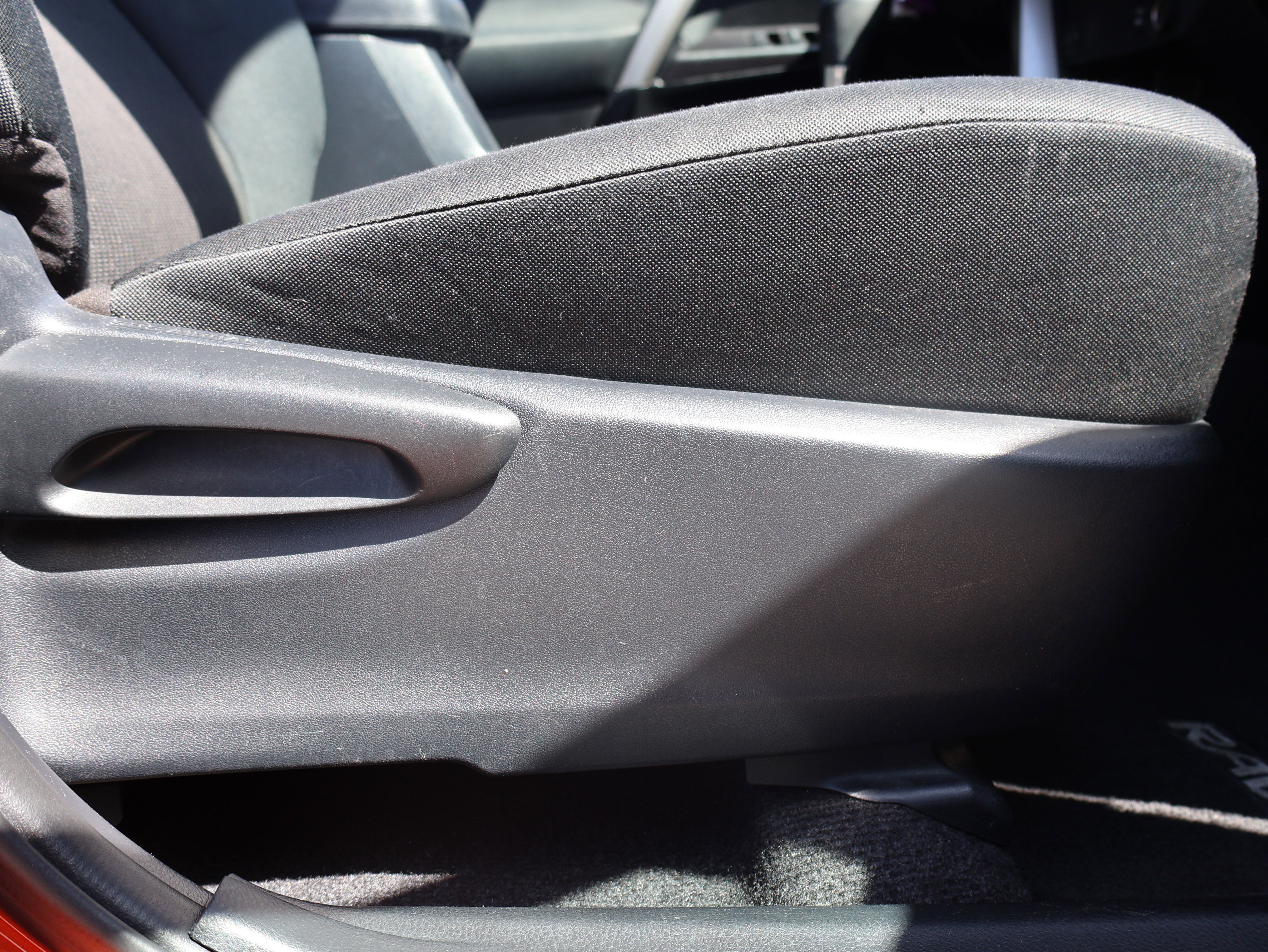 Used 2016 Toyota RAV4 LE AWD/4WD image 10