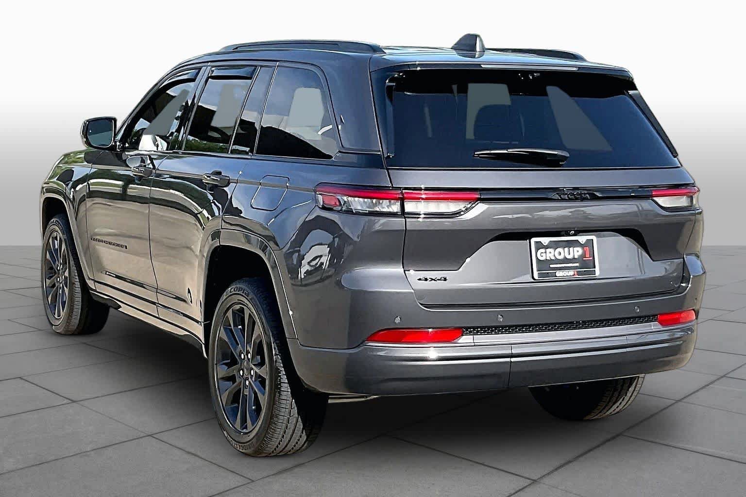 Used 2026 Jeep Grand Cherokee Limited AWD/4WD image 12