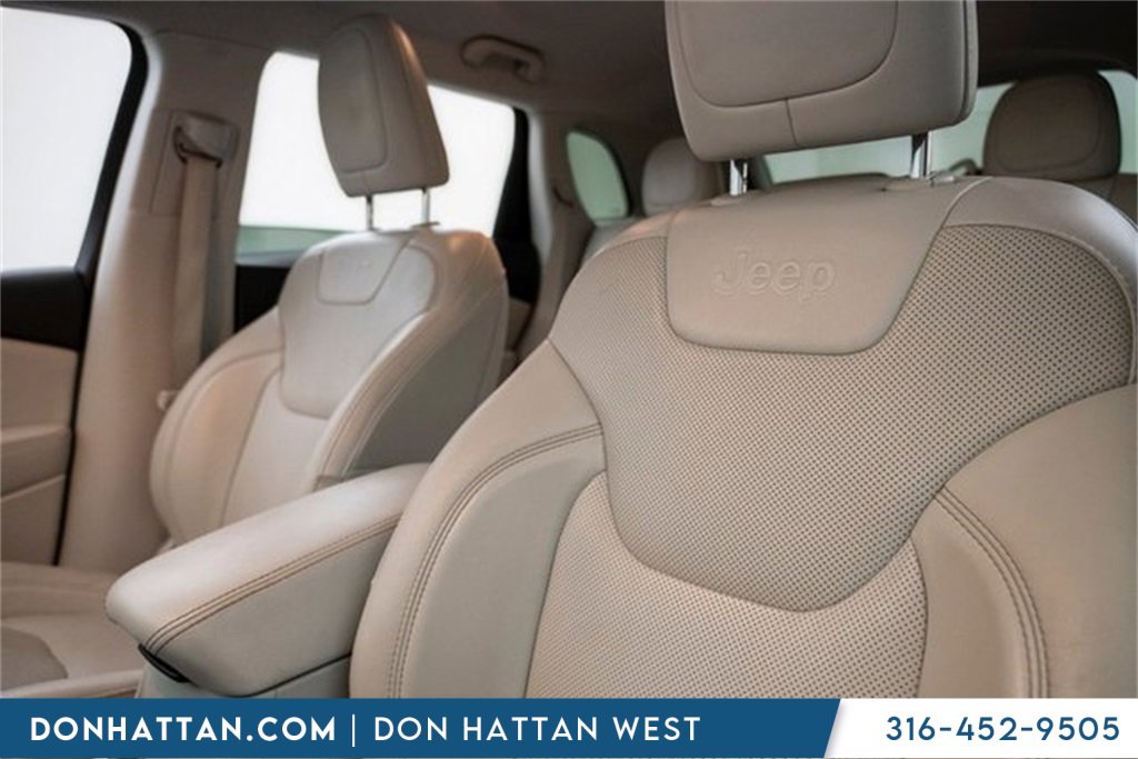 Used 2021 Jeep Cherokee Latitude Lux w/ Comfort/Convenience Group image 26