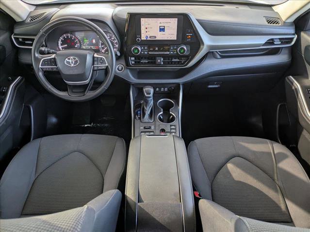 Used 2024 Toyota Highlander LE image 17