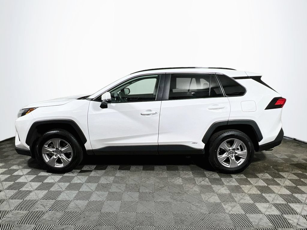 Certified 2025 Toyota RAV4 XLE AWD/4WD image 4