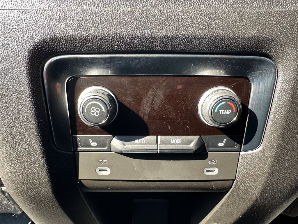 Used 2024 Chevrolet Tahoe Premier w/ Premium Package image 15