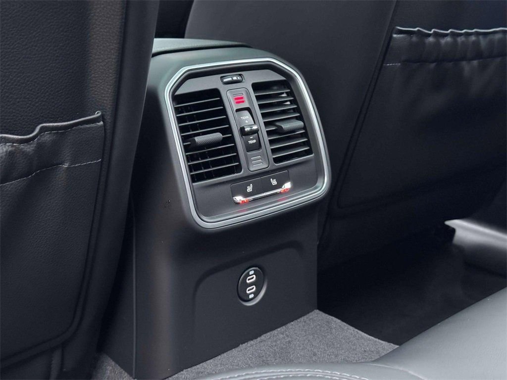 New 2026 Porsche Macan image 27