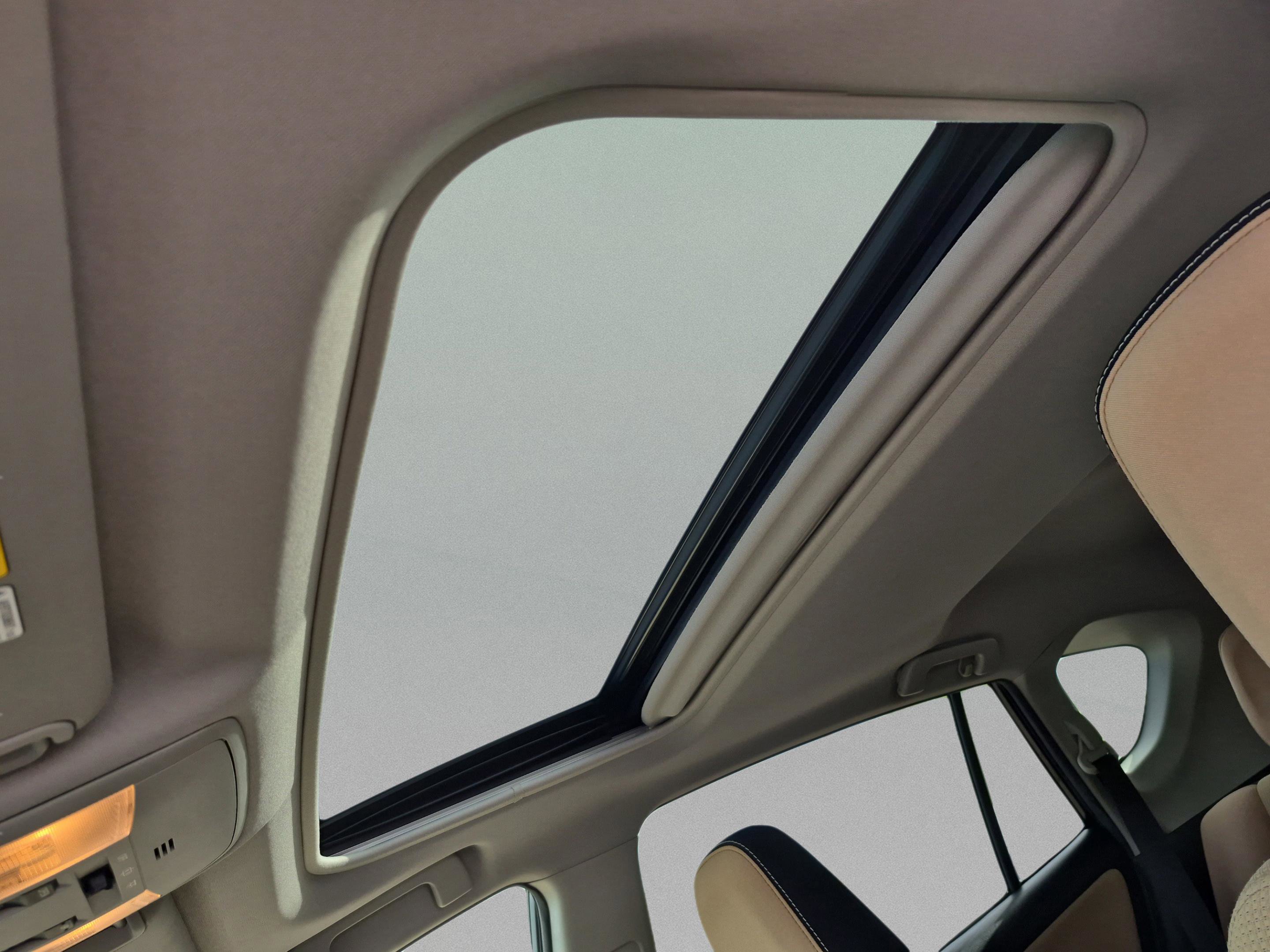 Used 2016 Toyota RAV4 XLE w/ Convenience Package AWD/4WD image 29