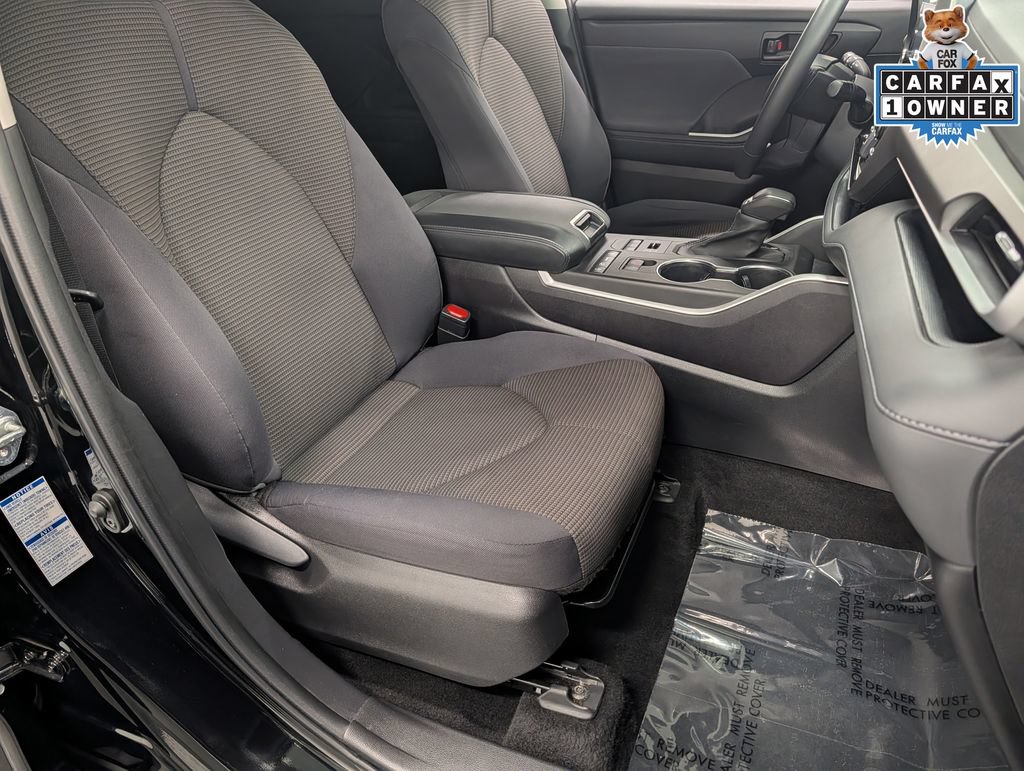 Used 2022 Toyota Highlander LE AWD/4WD image 30