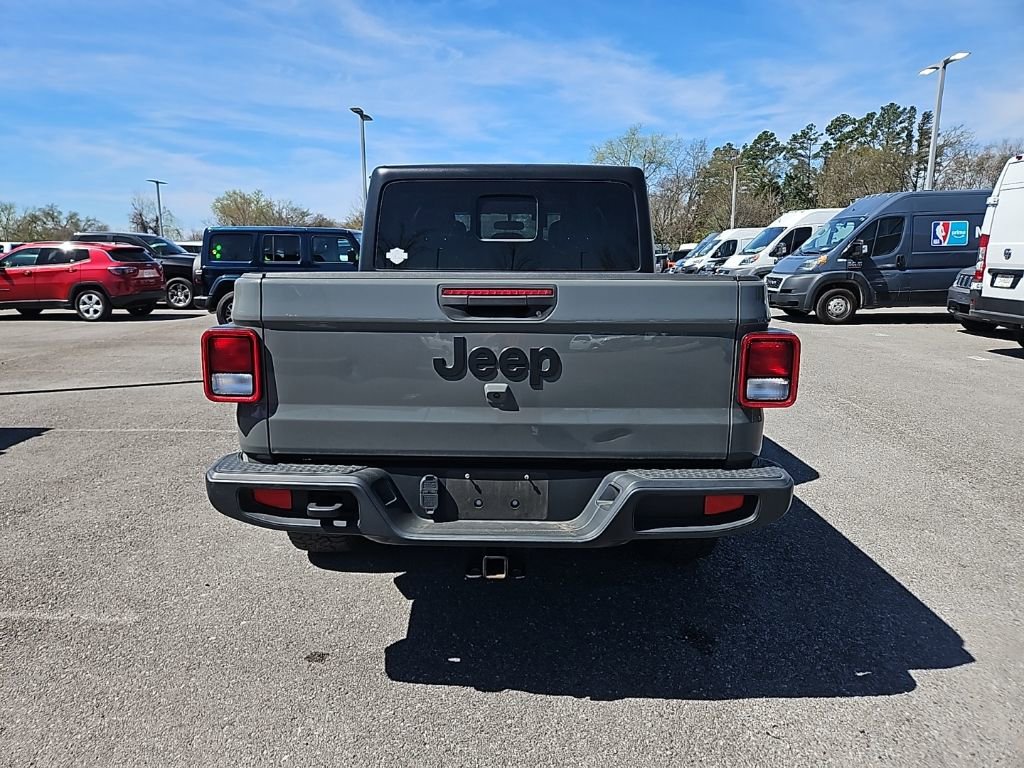 Used 2022 Jeep Gladiator Sport image 6