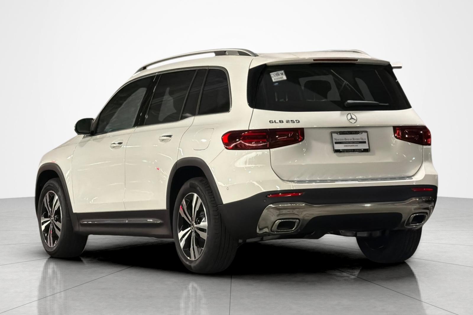 New 2026 Mercedes-Benz GLB 250 image 3