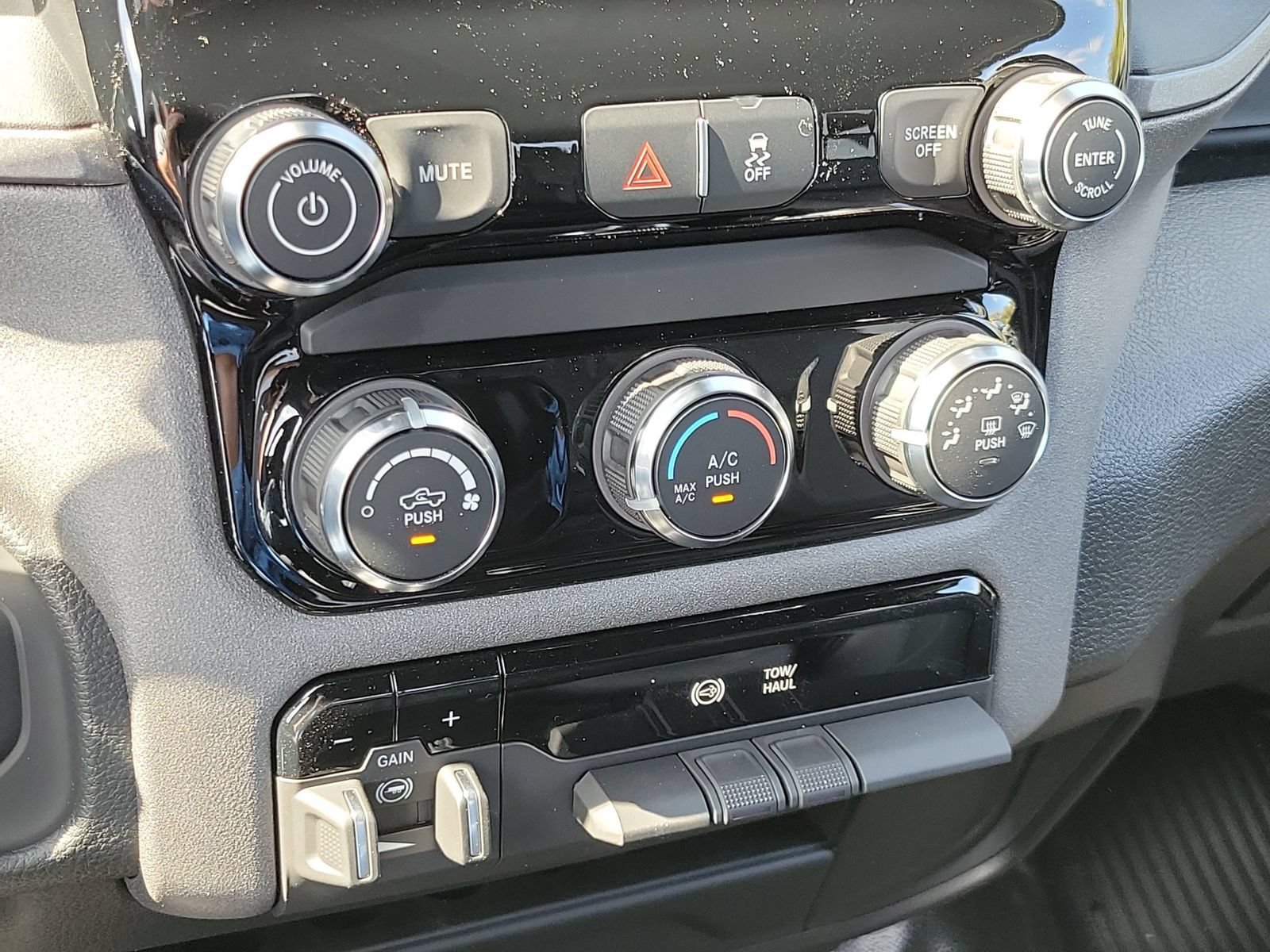 New 2027 RAM 3500 Tradesman AWD/4WD image 21