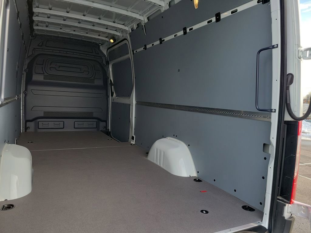 Used 2025 Mercedes-Benz Sprinter 2500 image 15