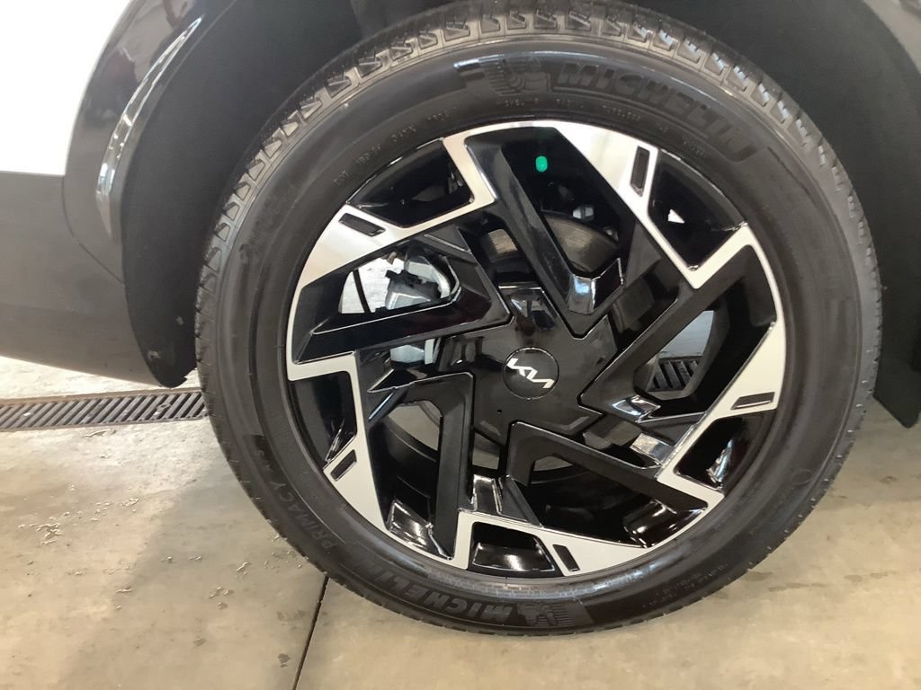 Certified 2024 Kia Sportage SX AWD/4WD image 30