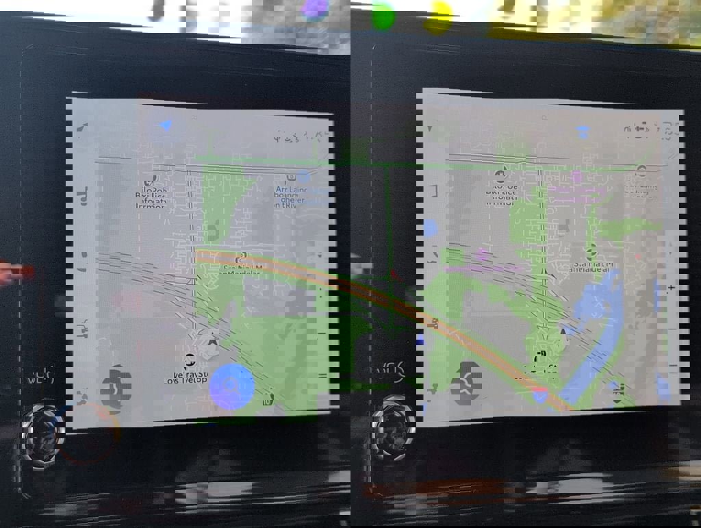 Used 2025 Toyota Sienna LE w/ LE Plus Package image 18