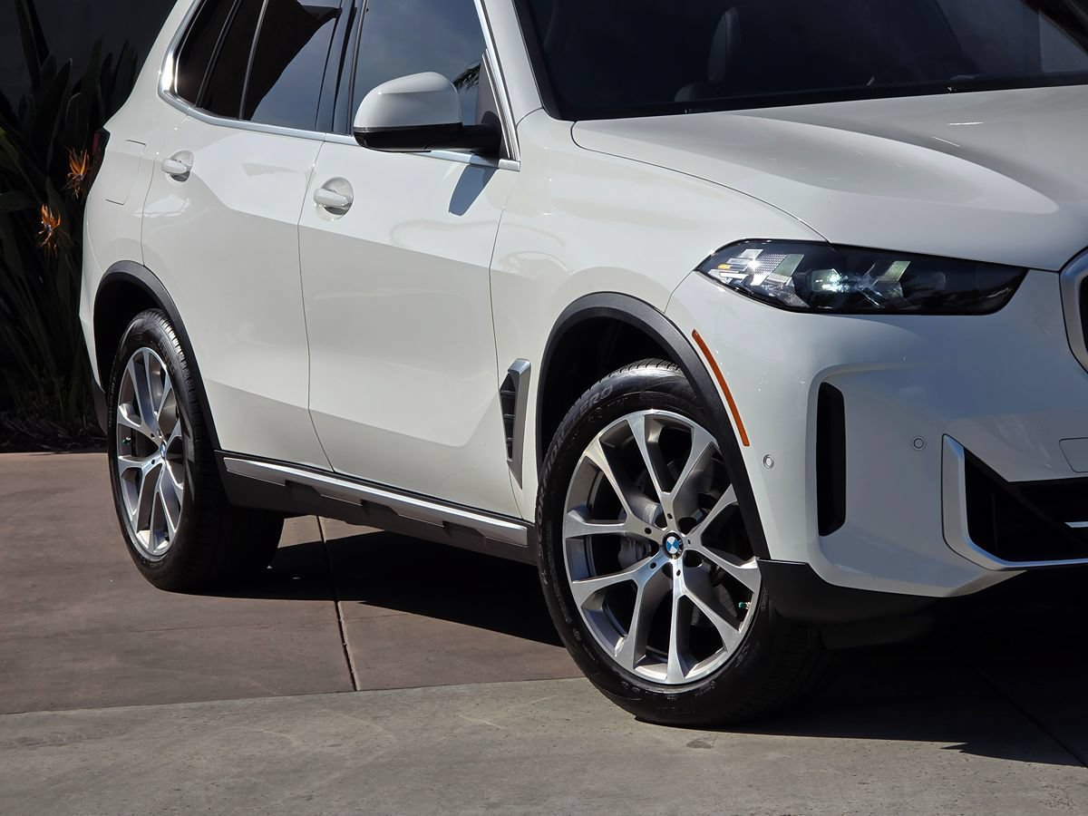 Used 2024 BMW X5 xDrive40i w/ Parking Assistance Package AWD/4WD image 4