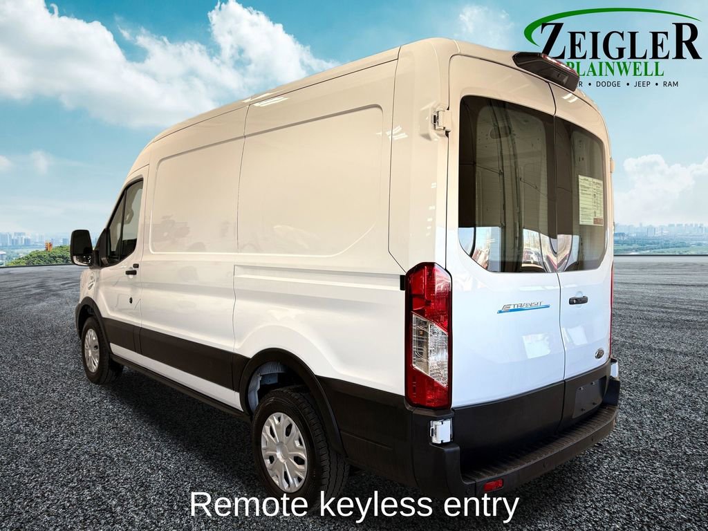 Used 2023 Ford E-Transit Medium Roof image 6