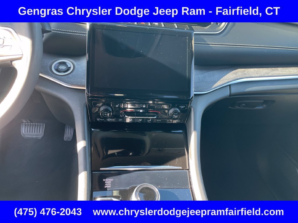 Used 2023 Jeep Grand Cherokee L Limited w/ Luxury Tech Group II AWD/4WD image 57