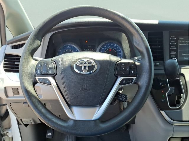 Used 2020 Toyota Sienna L FWD image 15