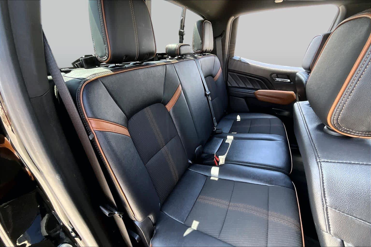 Used 2023 GMC Canyon AT4 w/ Canyon Safety Plus Package AWD/4WD image 19