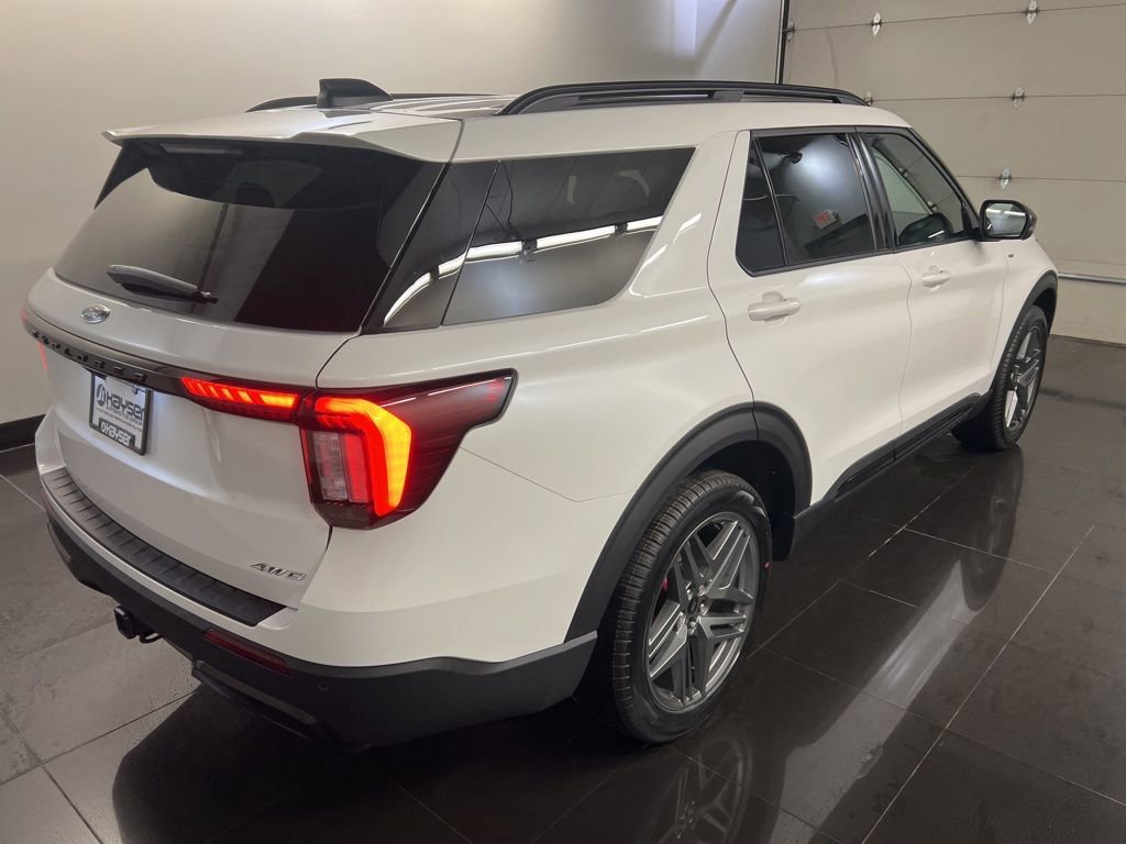 New 2026 Ford Explorer ST-Line w/ ST-Line Street Pack image 6