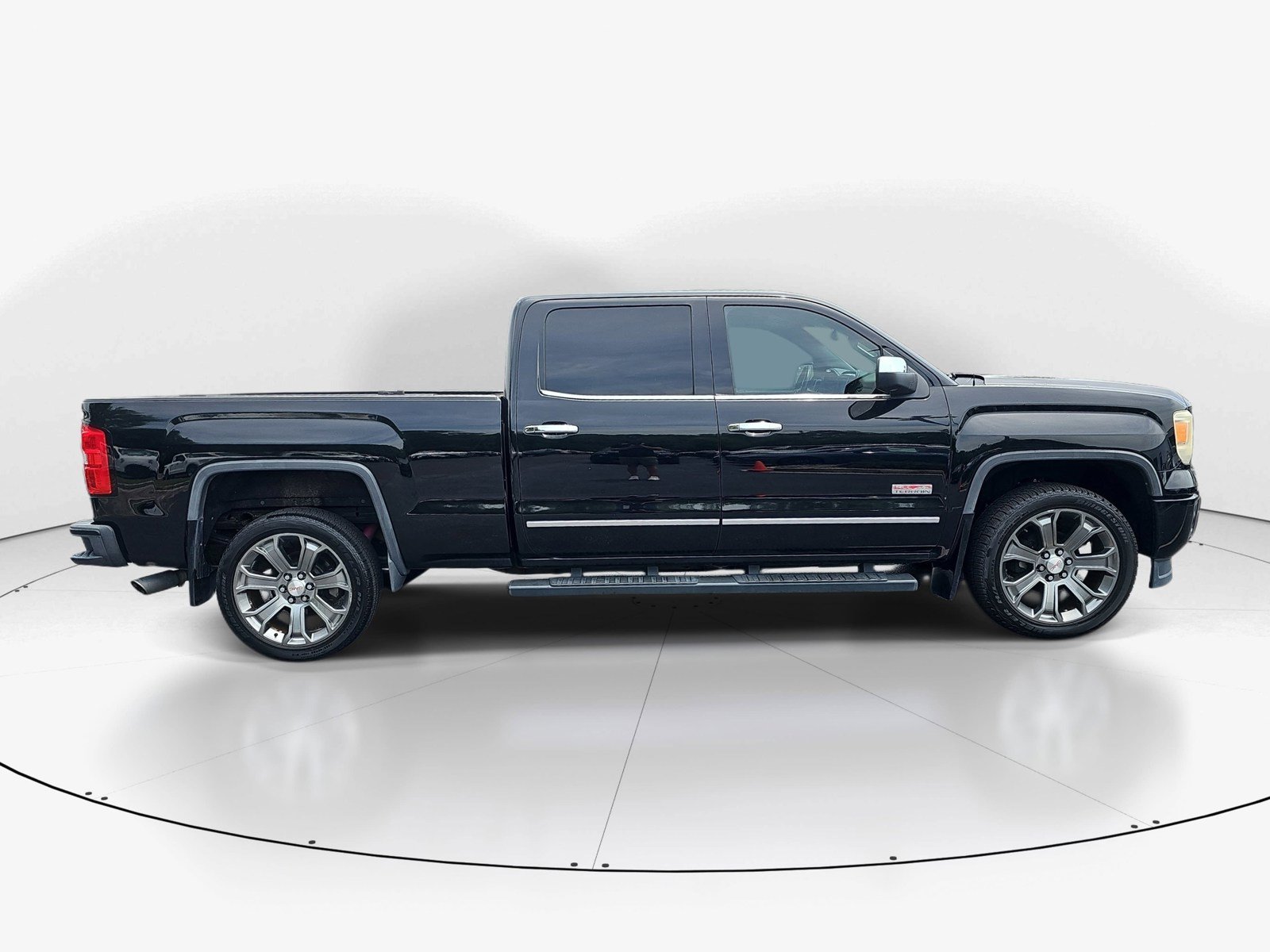 Used 2015 GMC Sierra 1500 SLE w/ All-Terrain Package AWD/4WD image 2