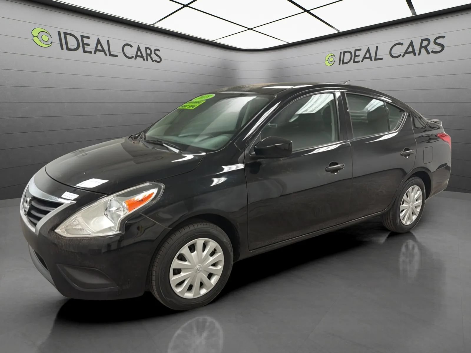 Used 2018 Nissan Versa S Plus FWD image 1