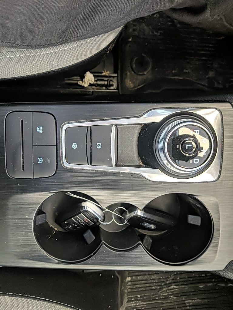 Used 2022 Ford Escape SE w/ SE Sport Appearance Package image 23