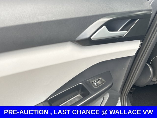Certified 2023 Volkswagen Taos SE w/ Panoramic Sunroof Package FWD image 15