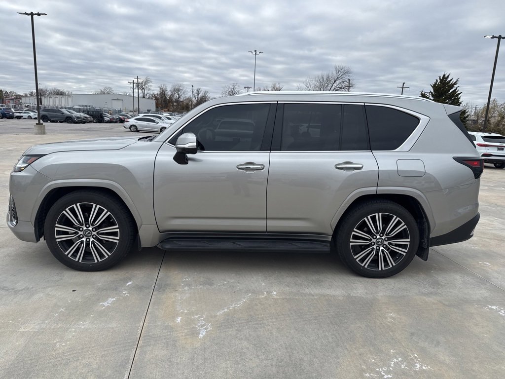Used 2023 Lexus LX 600 4WD w/ Accessory Package (Z1) image 2