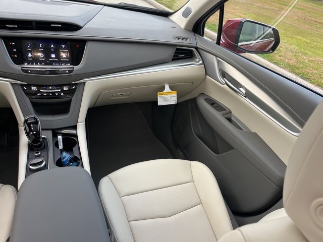 New 2026 Cadillac XT5 Premium Luxury w/ LPO, Floor Liner Package image 39