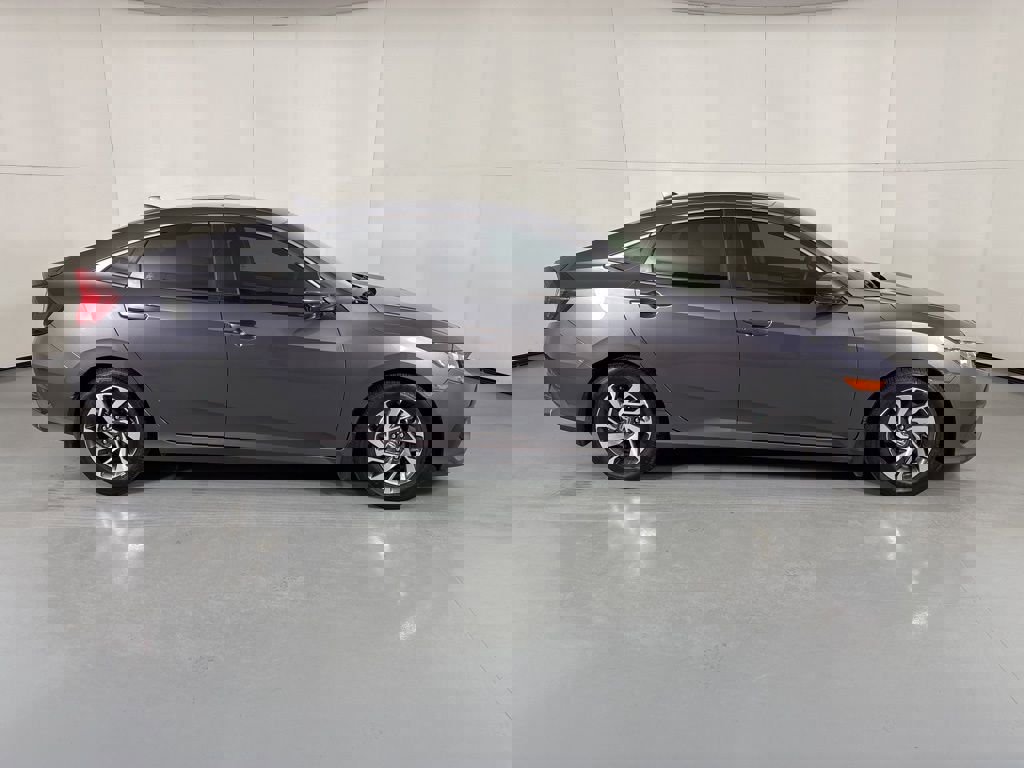 Used 2018 Honda Civic EX image 9