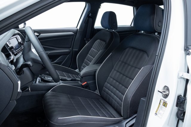 Used 2024 Volkswagen Jetta Sport image 23