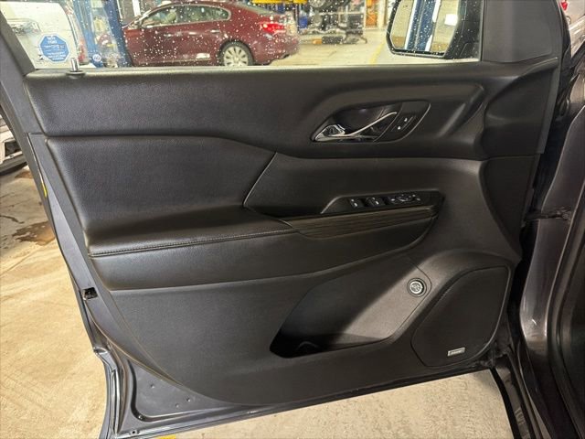 Used 2017 GMC Acadia SLT image 11