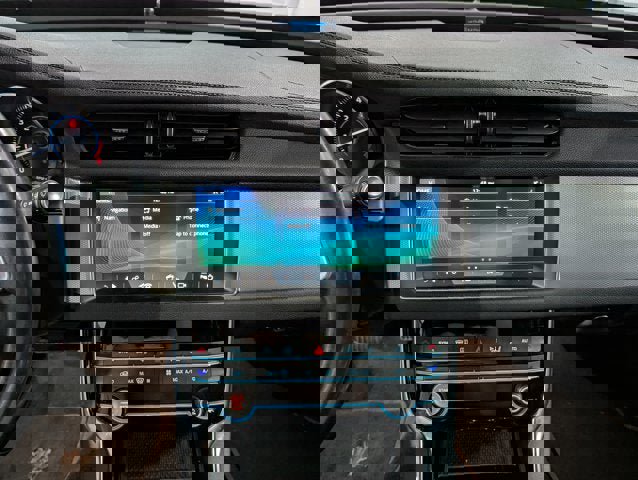 Used 2019 Jaguar XF Prestige image 35