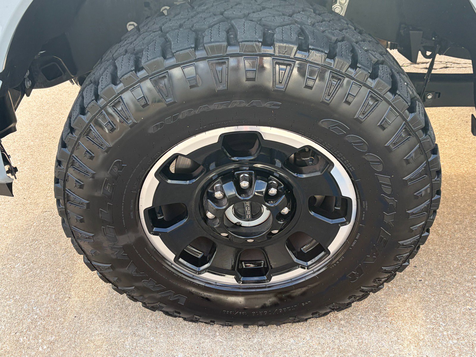 Used 2025 Ford F250 Platinum w/ Tremor Off-Road Package AWD/4WD image 4