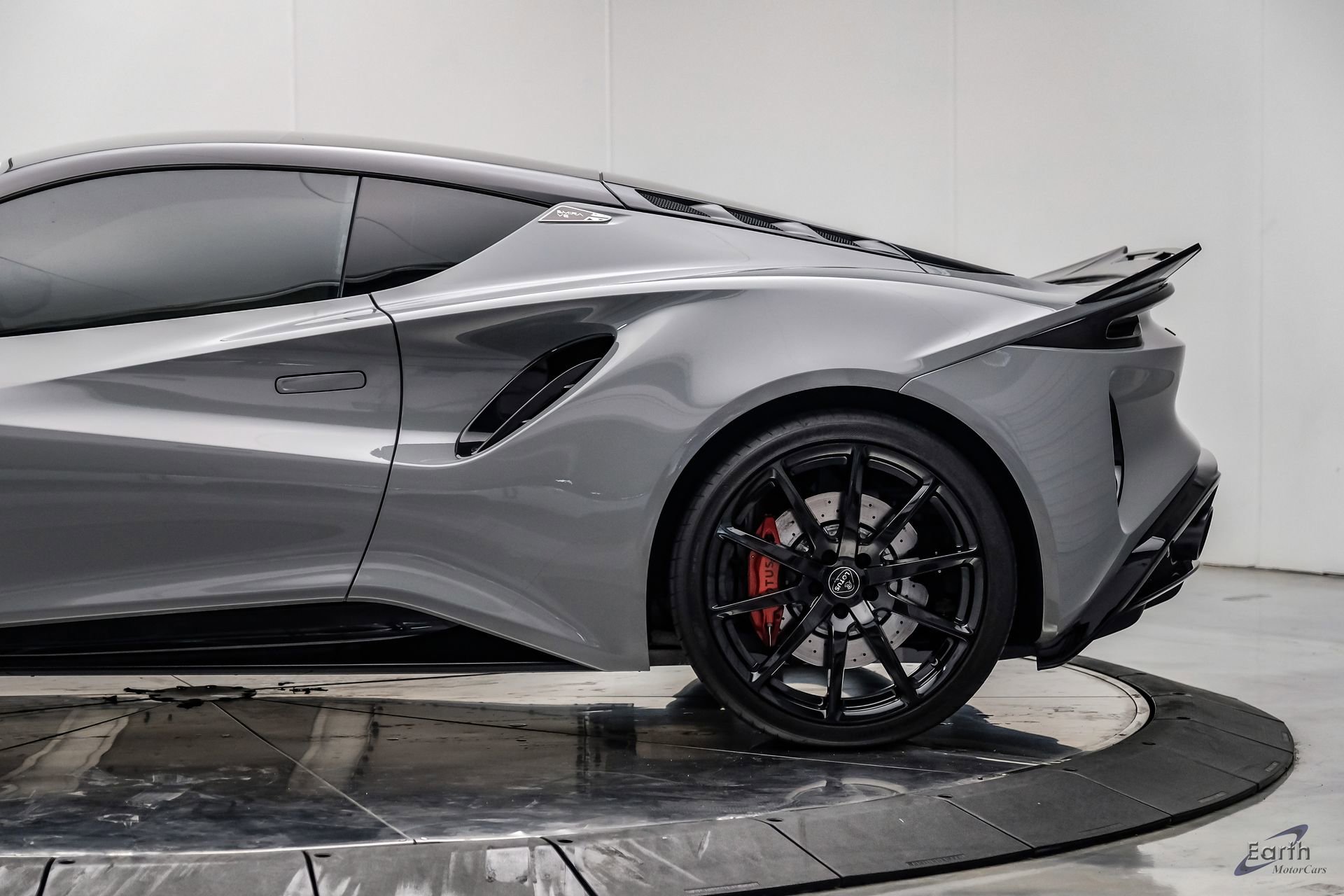 Used 2025 Lotus Emira RWD image 11